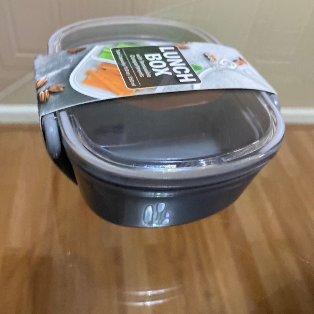 - Condiments On The Go Lunch With Removable Compartment.
